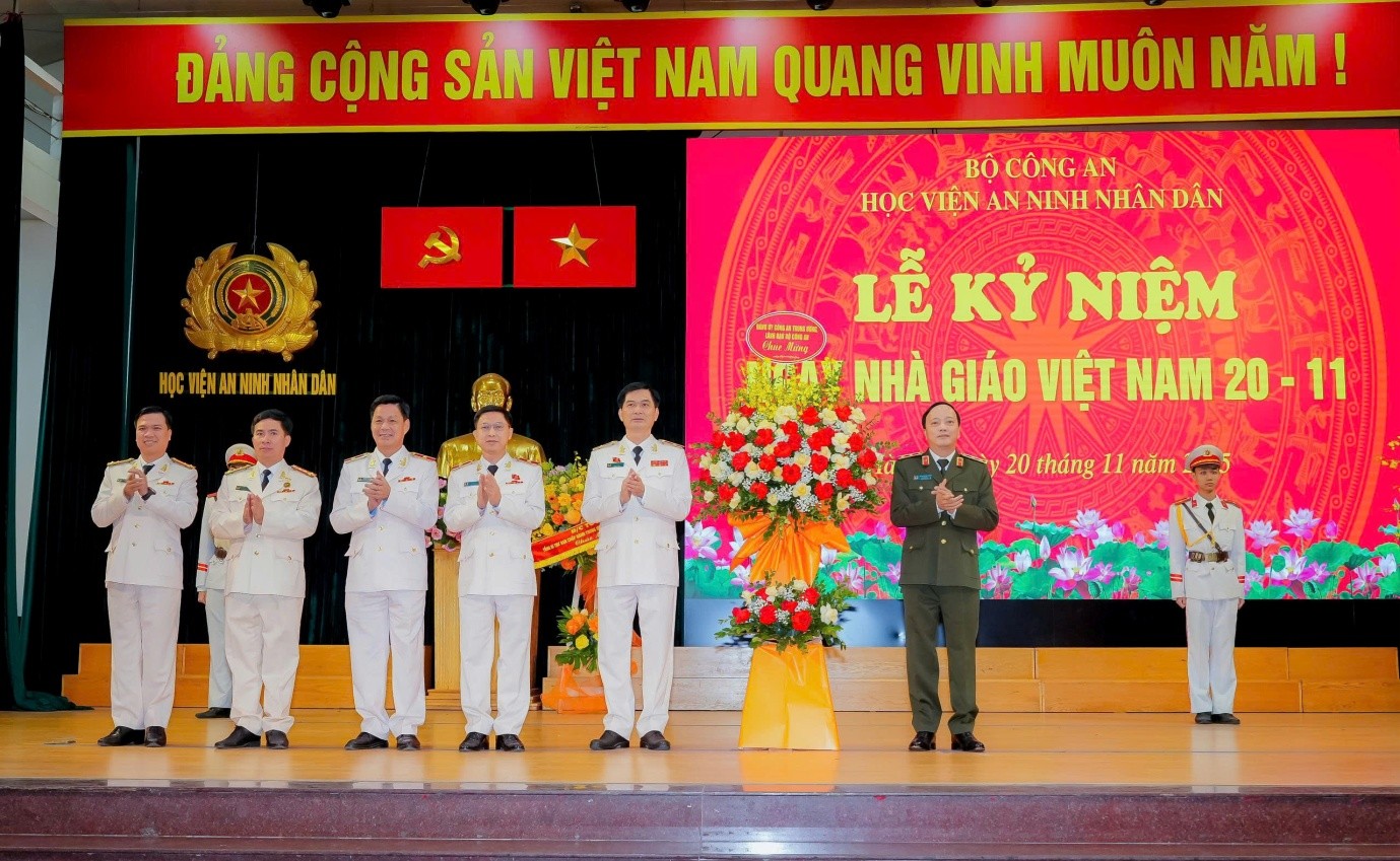 Học viện An ninh nhân dân tổ chức Lễ kỷ niệm 43 năm Ngày nhà giáo Việt Nam   