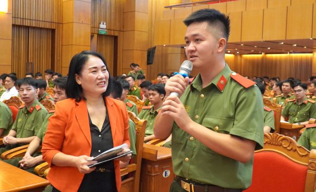 Hội nghị Tập huấn công tác truyền thông trên không gian mạng trong Công an nhân dân
