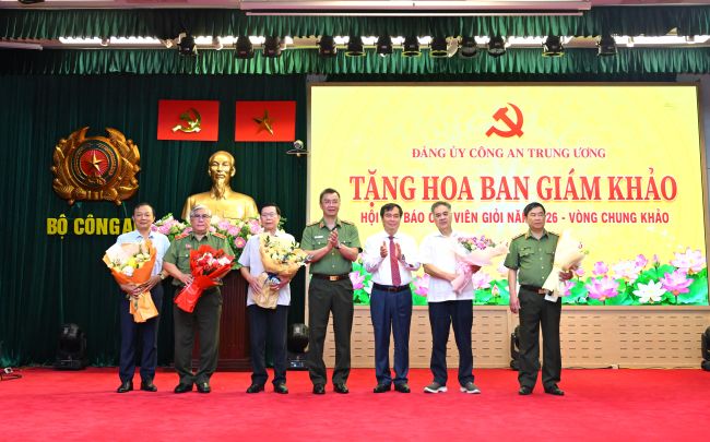 Chung khảo Hội thi Báo cáo viên giỏi năm 2026  trong Đảng bộ Công an Trung ương