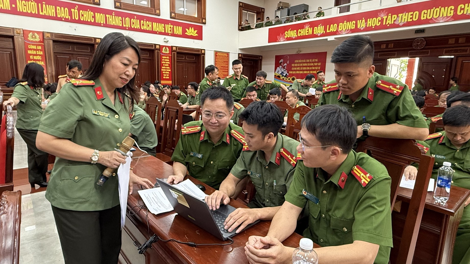 Tập huấn nghiệp vụ pháp luật và chuyển đổi số trong xử lý vi phạm hành chính